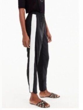 Universal Standard for J Crew Pull-on Black Capris White Sides sz M